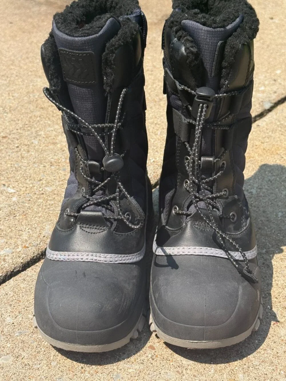 Unisex Kids Size 4 Thermolite Snow Boots Black Après Ski Gorpcore Winter 4026